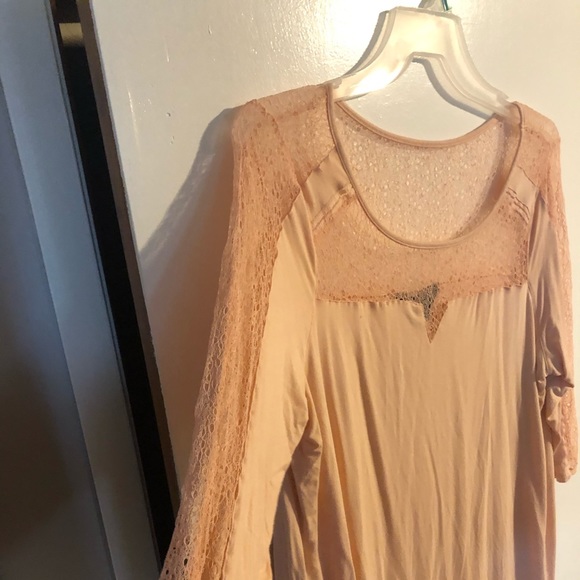 Shirt - Picture 2 of 3